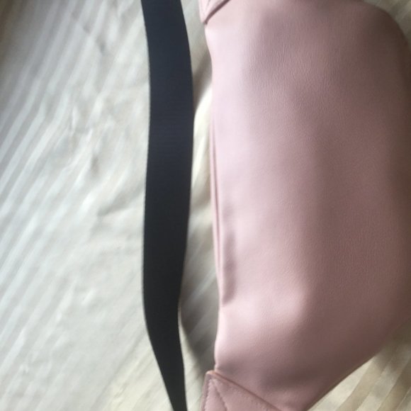 NWT Be Cool fanny pack/belt bag pink with black accents - Picture 5 of 5